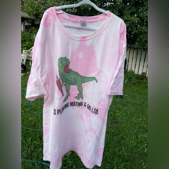 🦖 T-Rex Plumbing Heating & Gas Ltd. Acid Wash Bleach Pink  US L Tee Shirt 🦖 - Picture 6 of 10